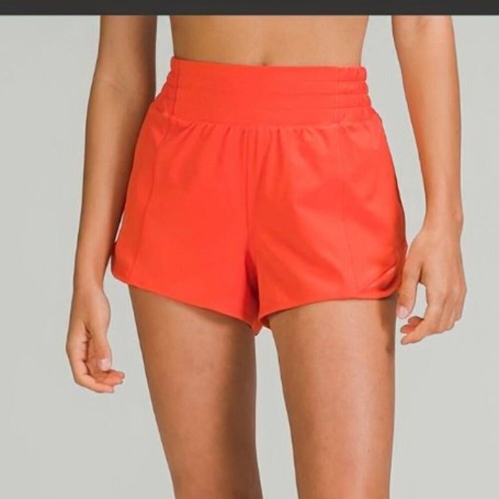 Lululemon Hotty Hot High Rise Short 2.5" W7AW6R